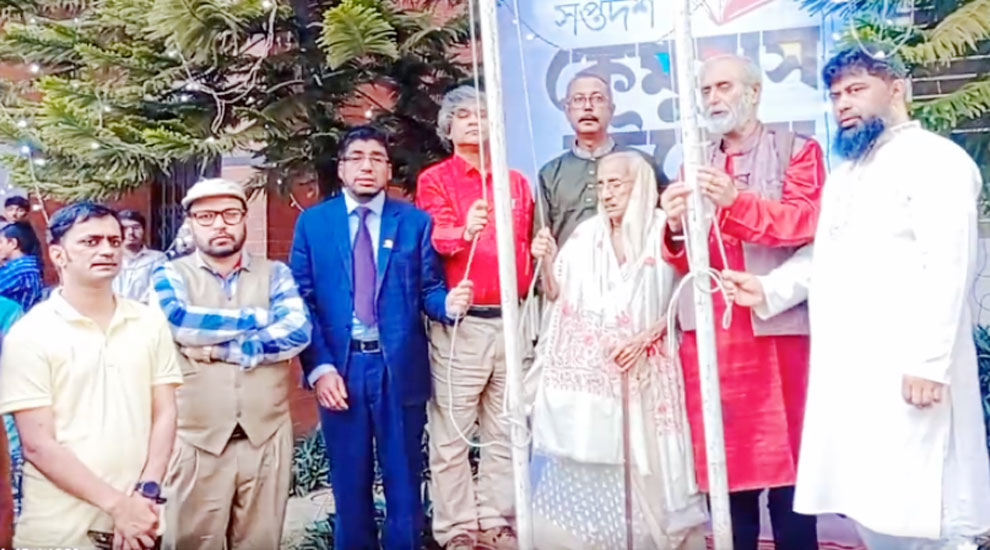 বইমেলা বাঙালি জাতিসত্তা দাঁড় করাতে সহায়ক : কবি নুরুল হুদা
