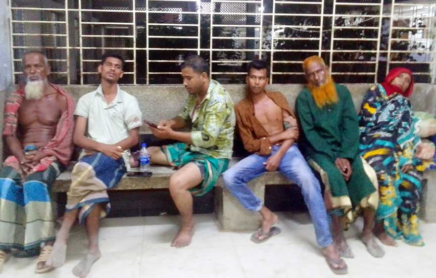 দু’পক্ষের সং ঘ র্ষে নারীসহ আ হ ত ২৫